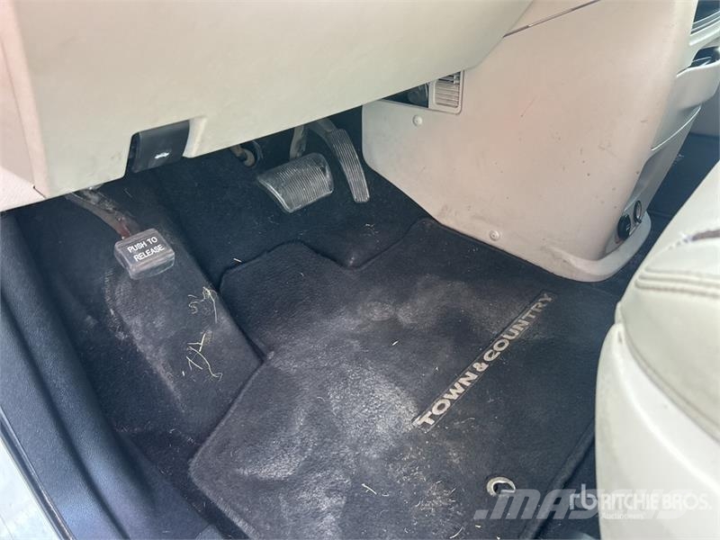 Chrysler Town & Country Minivan Otomobiller