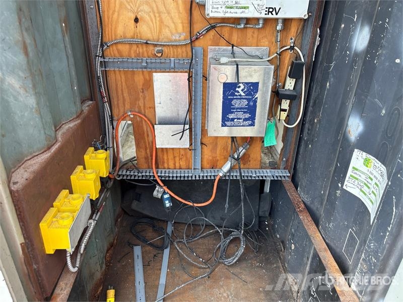 CIMC 9 ft 7 in x 3 ft 7 in Control Room Container Kmetijstvo - drugo