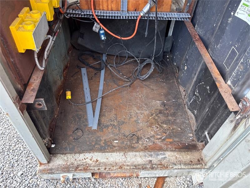 CIMC 9 ft 7 in x 3 ft 7 in Control Room Container Kmetijstvo - drugo