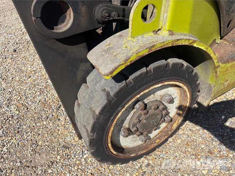 Clark C30CL 5450 lb Cushion Tire Forklift Інше
