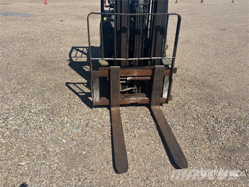 Clark C30CL 5450 lb Cushion Tire Forklift Інше