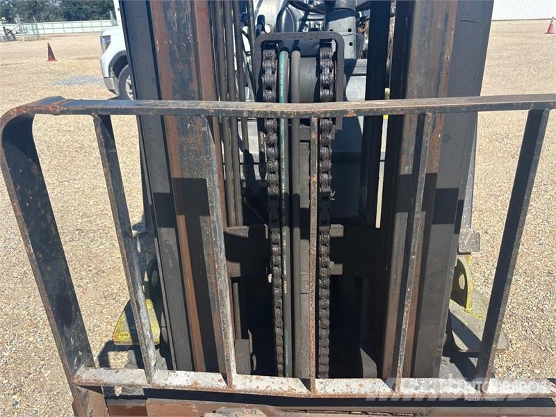 Clark C30CL 5450 lb Cushion Tire Forklift Інше