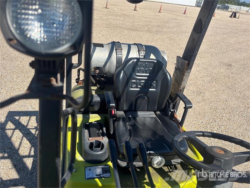 Clark C30CL 5450 lb Cushion Tire Forklift Інше