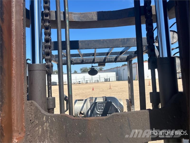 Clark C30CL 5450 lb Cushion Tire Forklift Інше