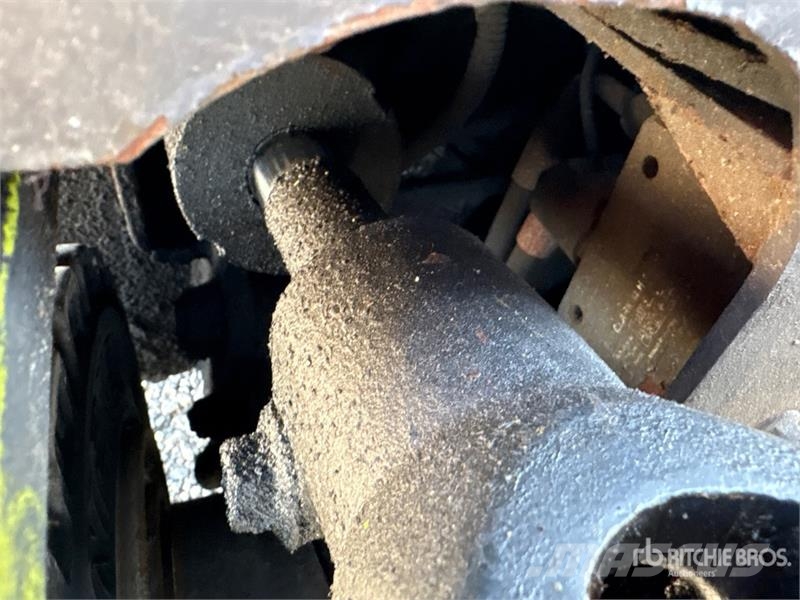 Clark C30L 5450 lb Pneumatic Tire Forklift Empilhadeiras - outros