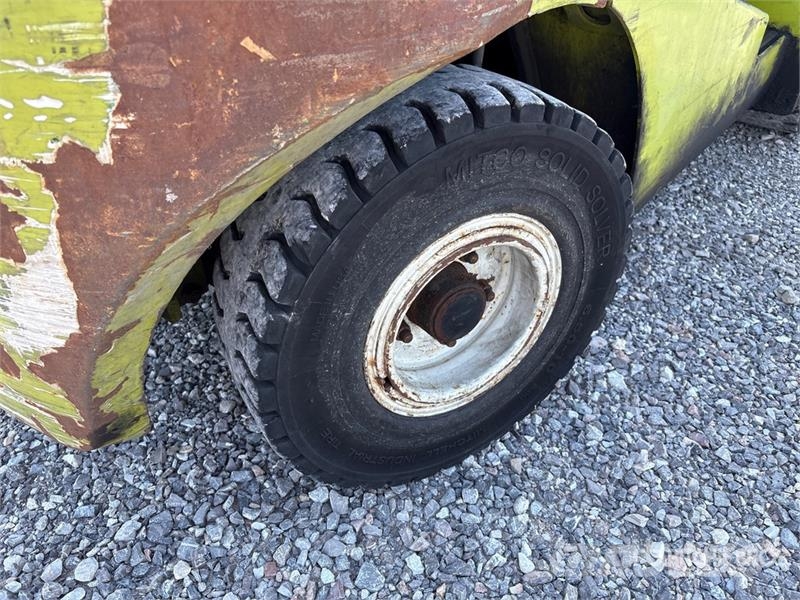 Clark C30L 5450 lb Pneumatic Tire Forklift Empilhadeiras - outros
