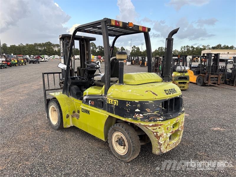 Clark C45D 8050 lb Cushion Tire Forklift Targoncák-Egyéb