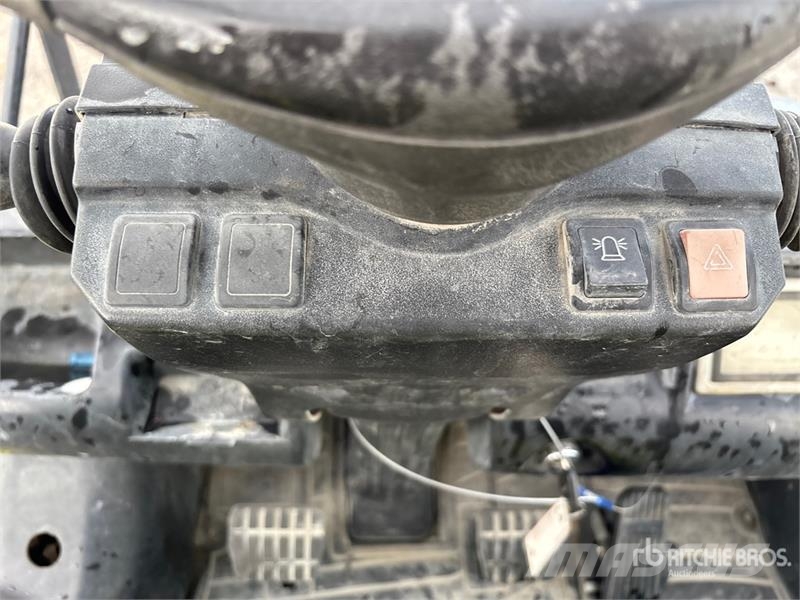 Clark C45D 8050 lb Cushion Tire Forklift Targoncák-Egyéb