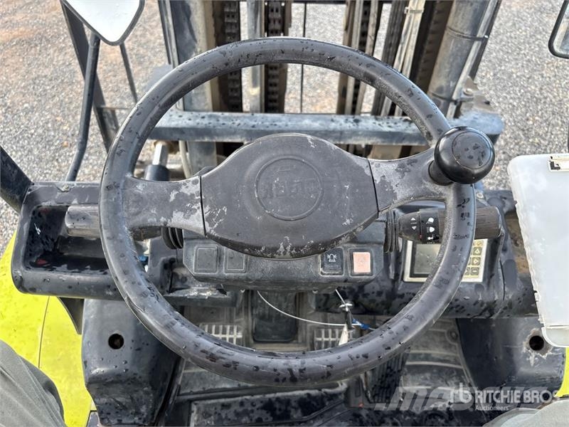 Clark C45D 8050 lb Cushion Tire Forklift Targoncák-Egyéb