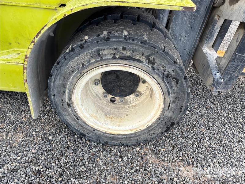 Clark C45D 8050 lb Cushion Tire Forklift Targoncák-Egyéb