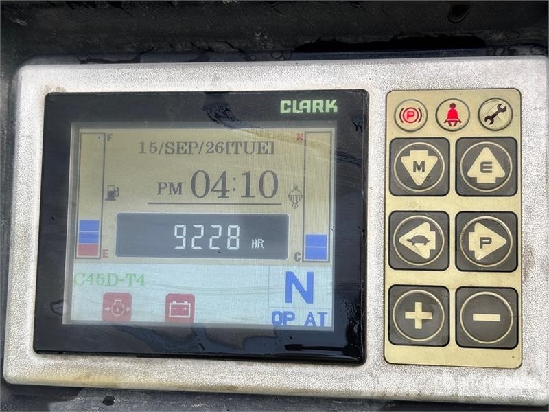 Clark C45D 8050 lb Cushion Tire Forklift Targoncák-Egyéb