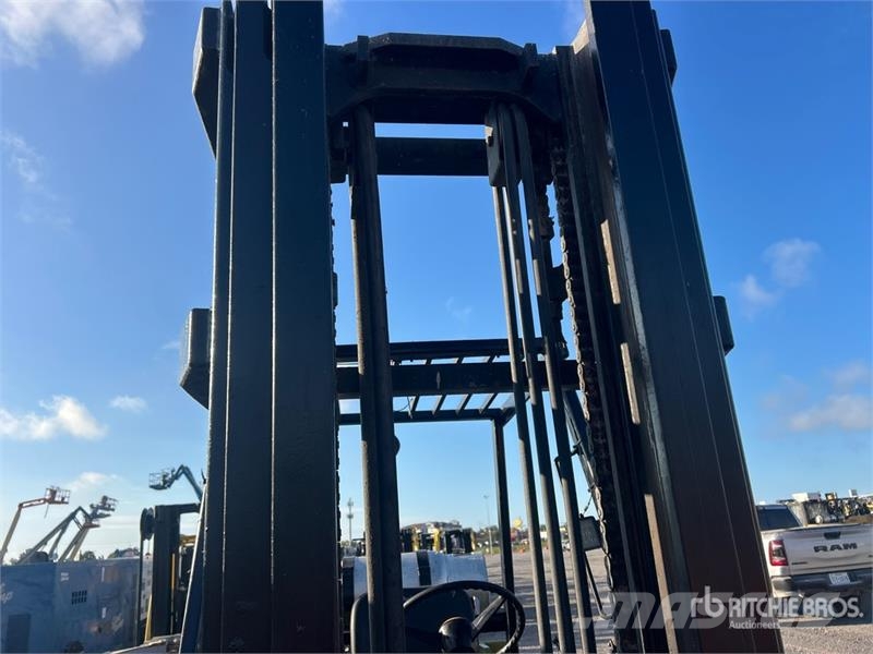 Clark C500YS80 6800 lb Pneumatic Tire Forklift Gaffeltrucker - Annet