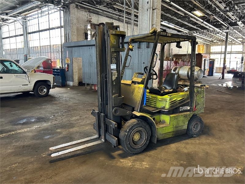 Clark CGP-25 5000 lb Forklift Другие складские механизмы