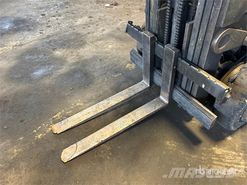 Clark CGP-25 5000 lb Pneumatic Tire Forklift Heftrucks overige