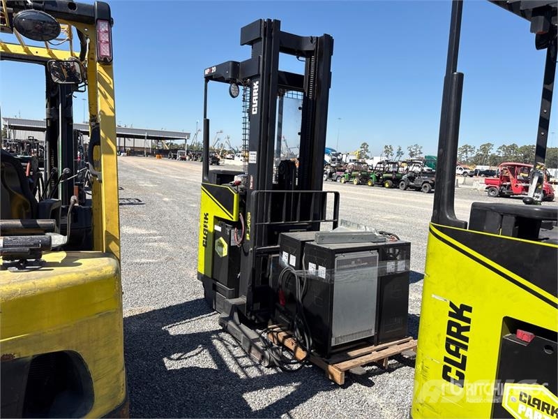 Clark NPX20 3800 lb Forklift Empilhadores - Outros
