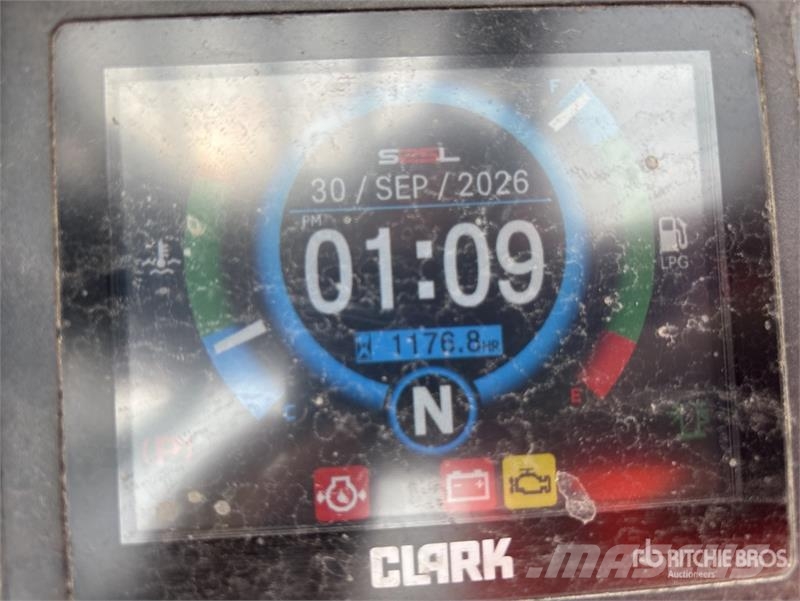 Clark S25L 4750 lb Pneumatic Tire Forklift Інше