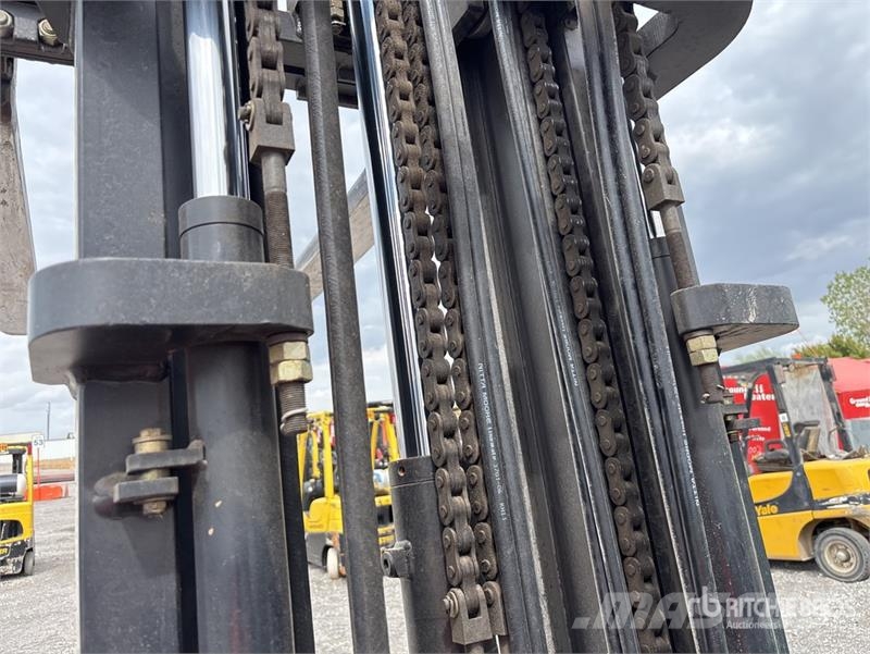 Clark S25L 4750 lb Pneumatic Tire Forklift Інше