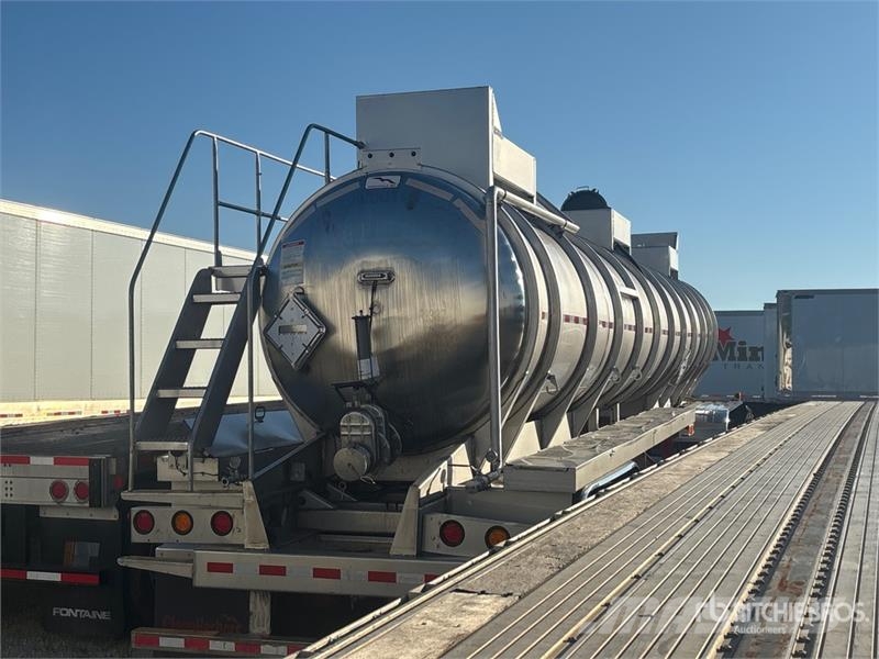 Clean Harbors 7000 gal T/A Tanker Trailer Remorque citerne