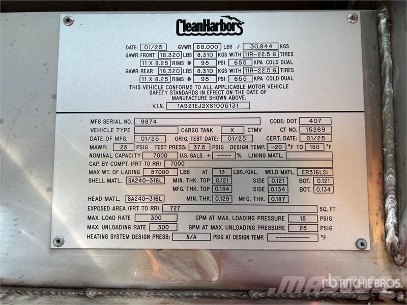 Clean Harbors 7000 gal T/A Tanker Trailer Remorque citerne