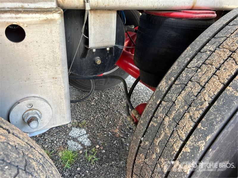 Clean Harbors 7000 gal T/A Tanker Trailer Remorque citerne