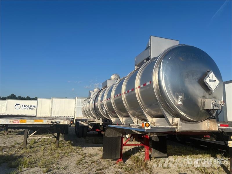 Clean Harbors 7000 gal T/A Tanker Trailer Remorque citerne