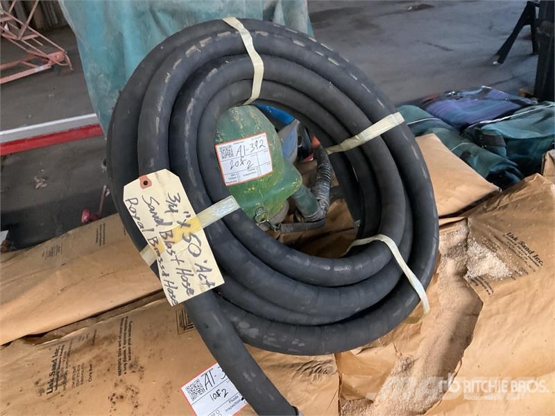 Clemco 2452 600 lbs Sand Blaster Būvniecība- Citi