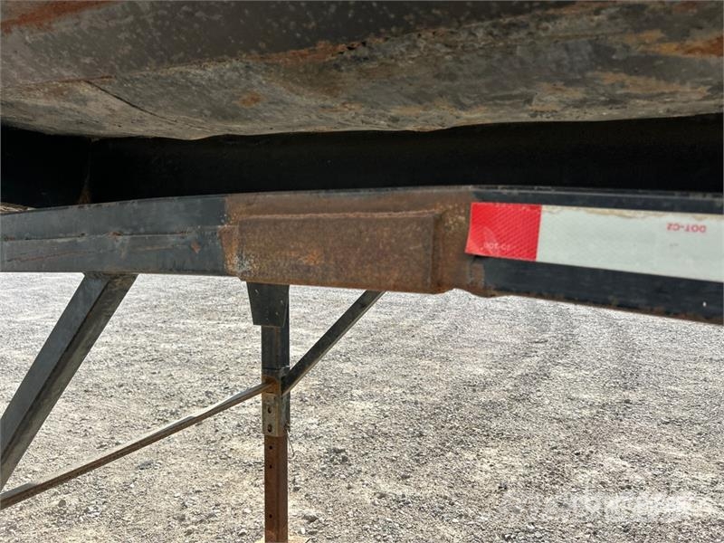 Clement HL3228 32 ft T/A Frameless End Dump Trailer (Inope 自卸拖车