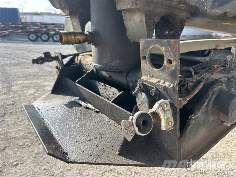 Clement HL3228 32 ft T/A Frameless End Dump Trailer (Inope 自卸拖车