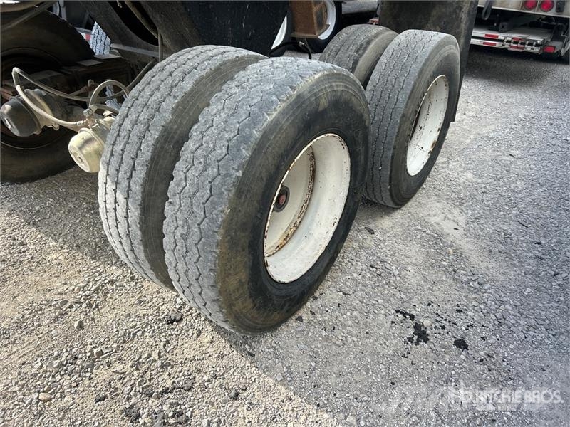 Clement HL3228 32 ft T/A Frameless End Dump Trailer (Inope 自卸拖车