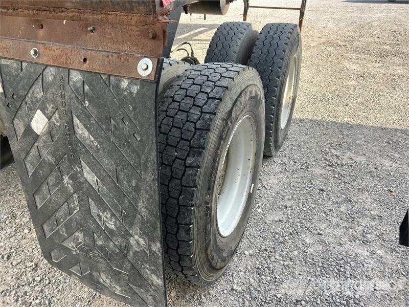 Clement HL3228 32 ft T/A Frameless End Dump Trailer (Inope 自卸拖车