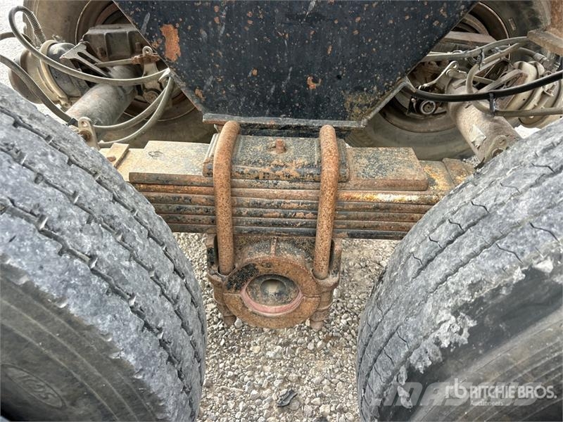 Clement HL3228 32 ft T/A Frameless End Dump Trailer (Inope 自卸拖车