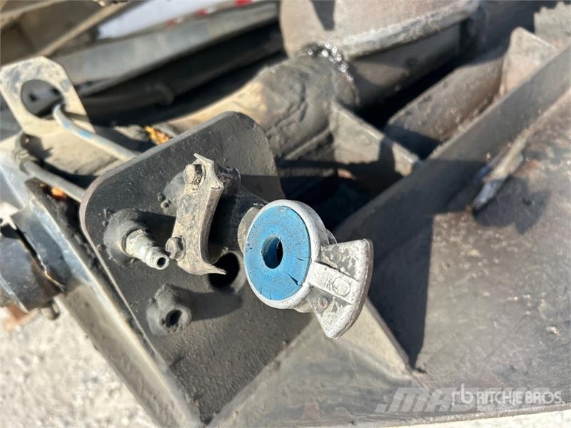 Clement HL3228 32 ft T/A Frameless End Dump Trailer (Inope 自卸拖车