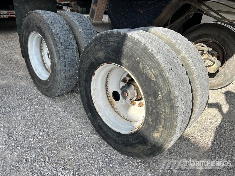 Clement HL3228 32 ft T/A Frameless End Dump Trailer (Inope 自卸拖车