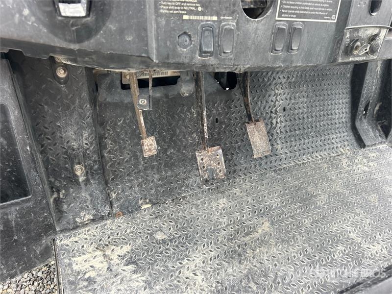 Club Car Carryall 1700 4x4 Utility Vehicle ユーティリティー機械