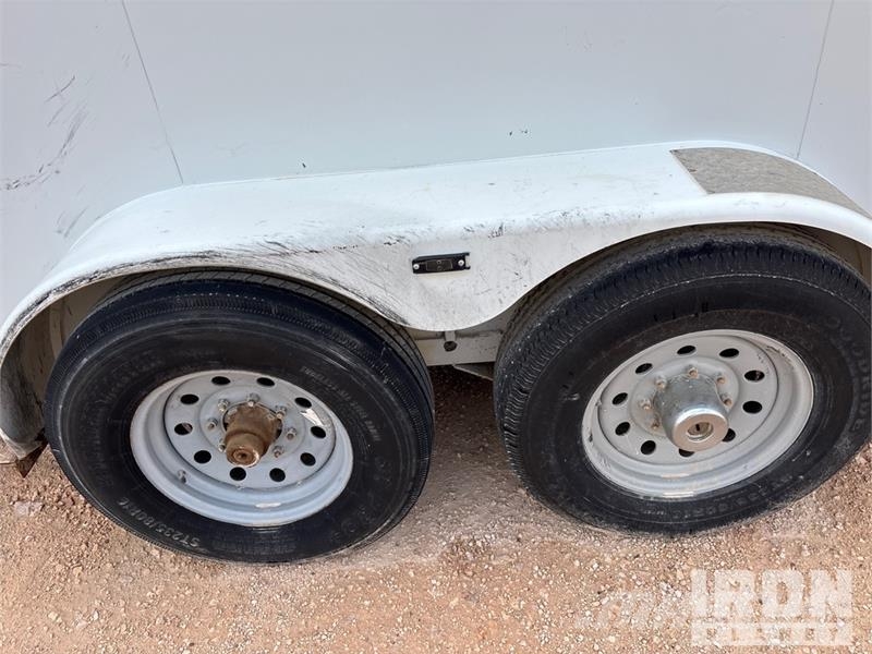 CM C52404600260 16 ft T/A Enclosed Trailer Причепи-фургони