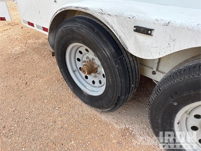 CM C52404600260 16 ft T/A Enclosed Trailer Причепи-фургони