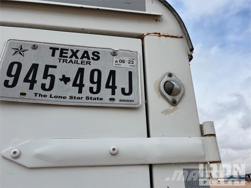 CM C52404600260 16 ft T/A Enclosed Trailer Причепи-фургони