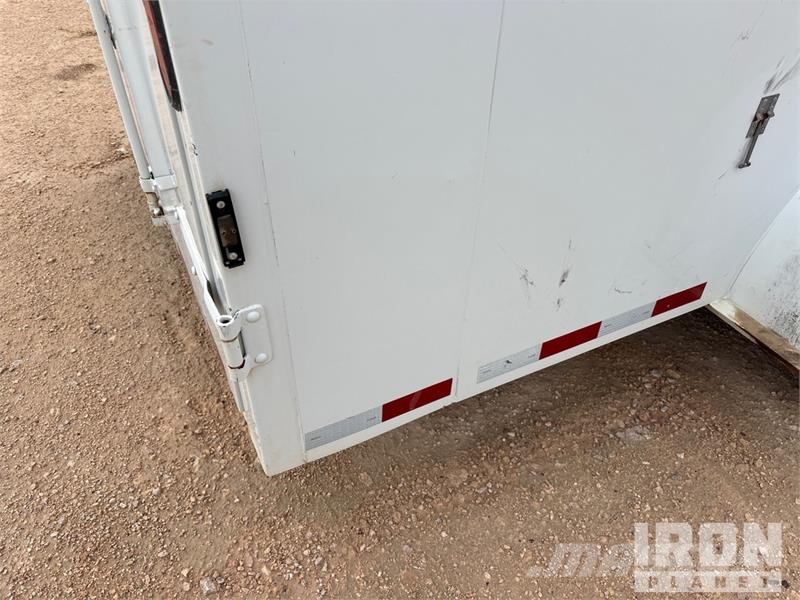 CM C52404600260 16 ft T/A Enclosed Trailer Причепи-фургони