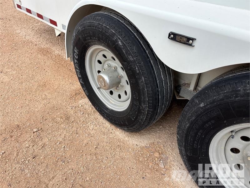 CM C52404600260 16 ft T/A Enclosed Trailer Причепи-фургони