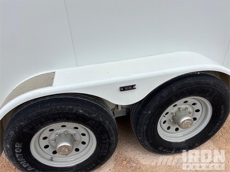 CM C52404600260 16 ft T/A Enclosed Trailer Причепи-фургони