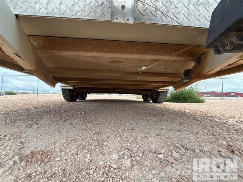 CM C52404600260 16 ft T/A Enclosed Trailer Причепи-фургони