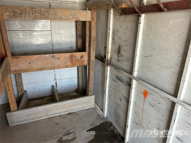 CM Trailer CMC6240-1600252 16 ft T/A Enclosed Trailer Ремаркета фургони