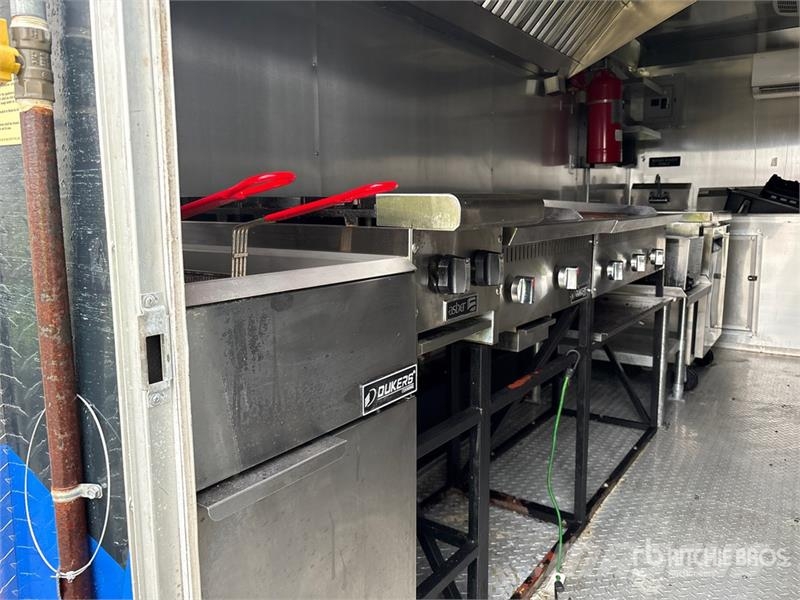  Coast 2  16 ft T/A Food Concession Trailer Druge prikolice