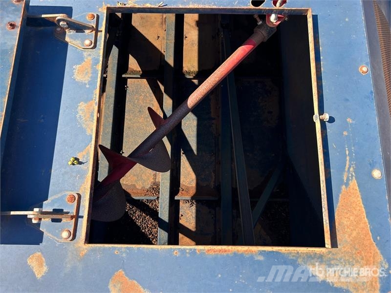  Colombo TWIN MP Pull Type 6 Row Peanut Harvester Farm machinery