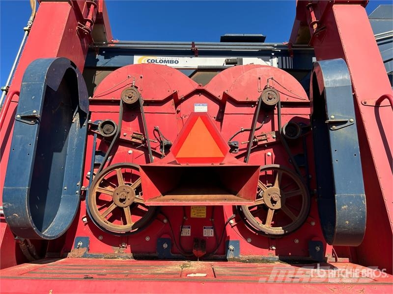 Colombo TWIN MP Pull Type 6 Row Peanut Harvester Farm machinery
