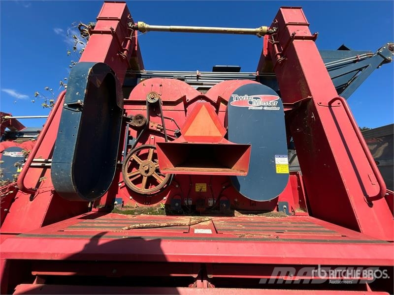  Colombo TWIN MP Pull Type 6 Row Peanut Harvester Farm machinery