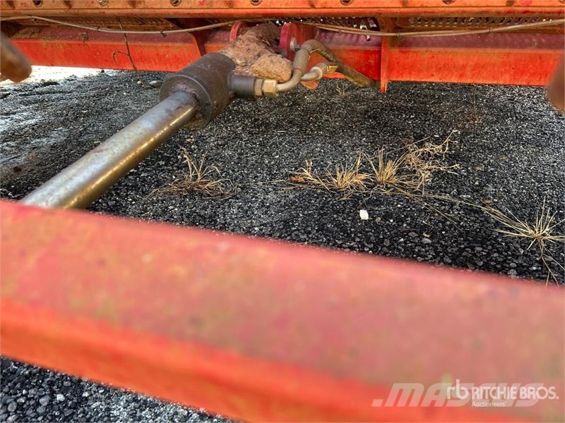  Colombo TWIN MP Pull Type 6 Row Peanut Harvester Farm machinery