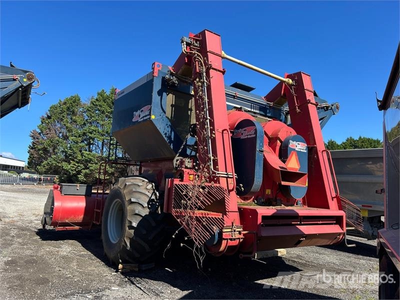  Colombo TWIN MP Pull Type 6 Row Peanut Harvester Farm machinery
