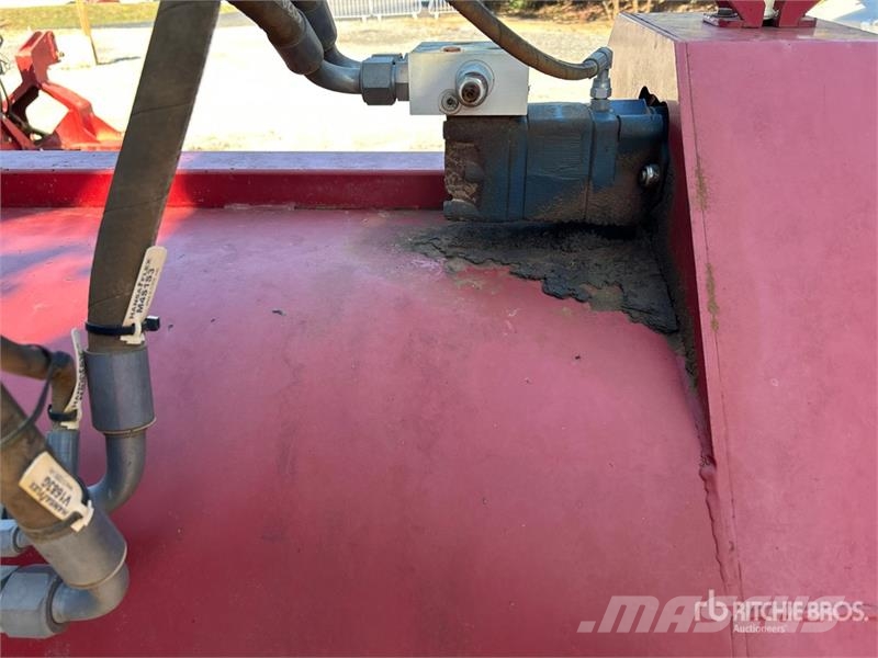  Colombo TWIN MP Pull Type 6 Row Peanut Harvester Farm machinery