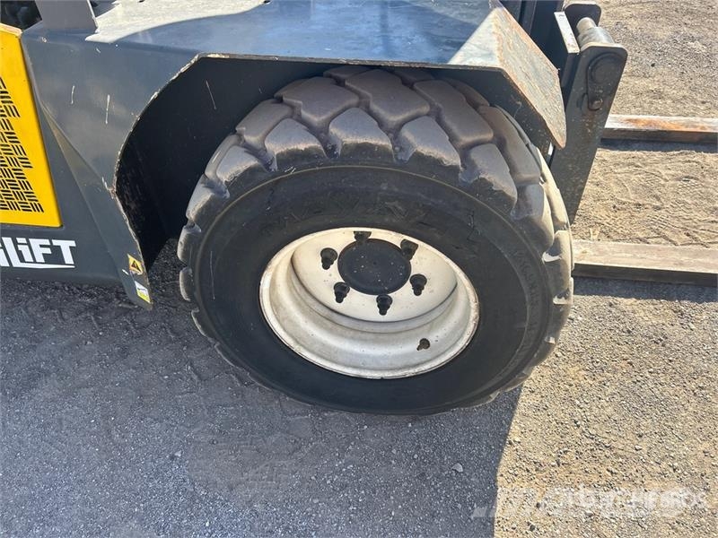 Combilift Combi-RT 3000 lb 3x3 Truck Mounted Forklift Ant sunkvežimių montuojami šakiniai krautuvai